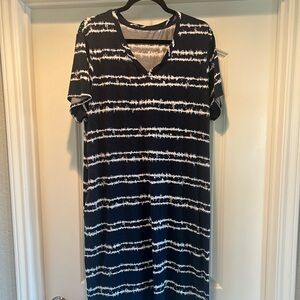 Women’s Navy & White Stripe V-Neck Nightgown